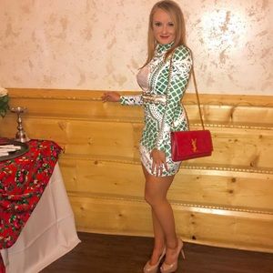 Beautiful Green/White Dress 👗